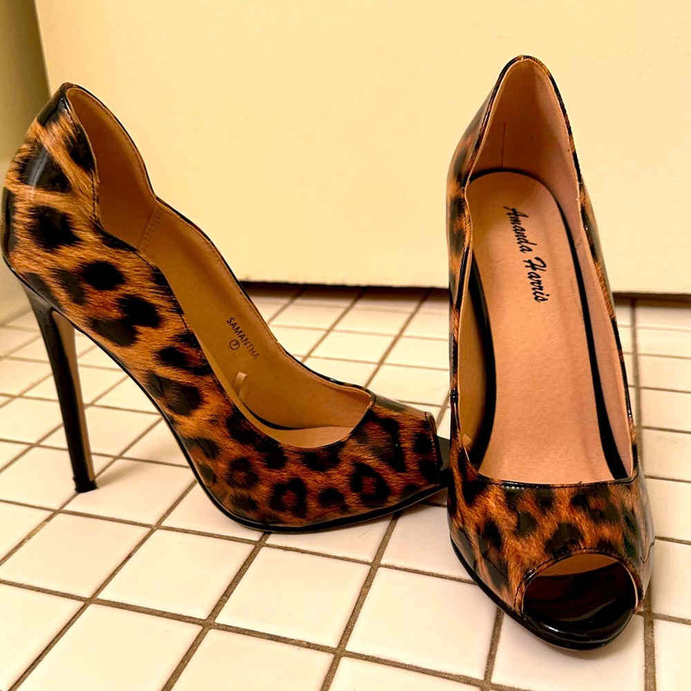 AMANDA HARRIS “SAMANTHA” women’s leopard open toe stiletto  pump size 7 *NWT*